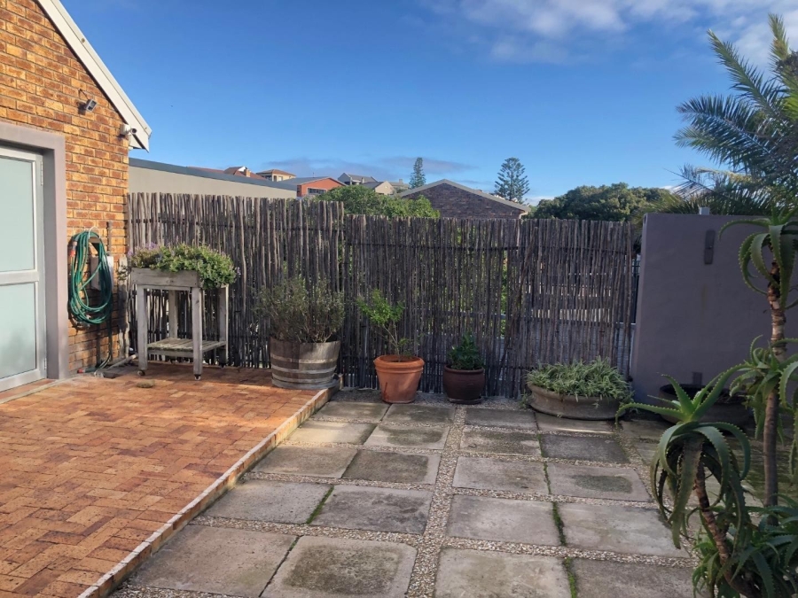 To Let 2 Bedroom Property for Rent in Vermont Western Cape